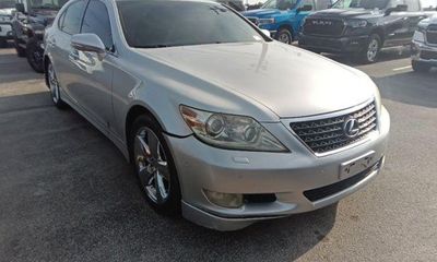 2010 Lexus LS 460