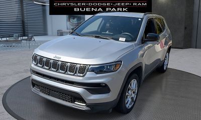 2023 Jeep Compass Latitude LUX Altitude