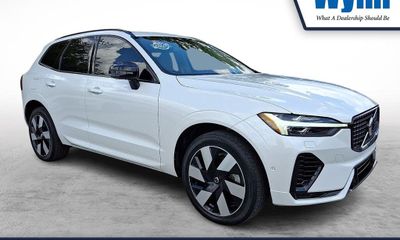 2025 Volvo XC60 Plus Dark