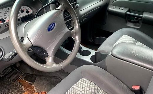 2004 Ford Explorer Sport Trac