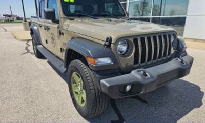 2021 Jeep Gladiator Sport