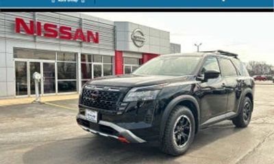 2025 Nissan Pathfinder SL