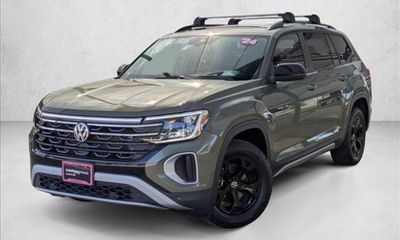 2024 Volkswagen Atlas 4MOTION Peak Edition