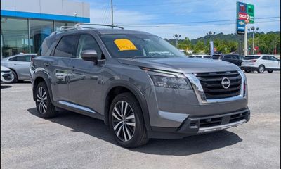 2025 Nissan Pathfinder Platinum