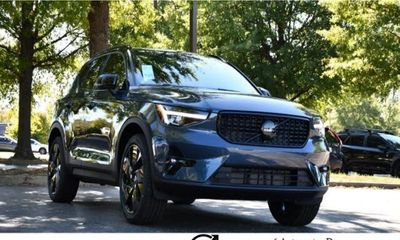 2026 Volvo XC40 Ultra Black Edition