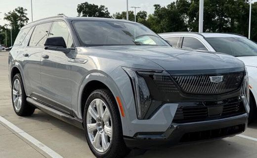 2026 Cadillac Escalade IQL Sport 2