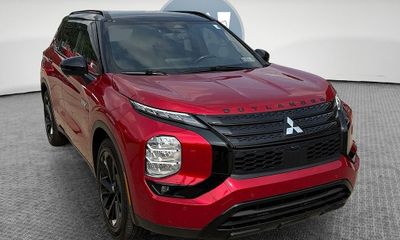 2025 Mitsubishi Outlander SEL Platinum Edition