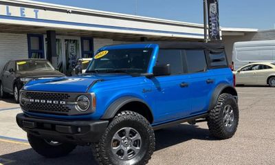 2023 Ford Bronco Base Big Bend