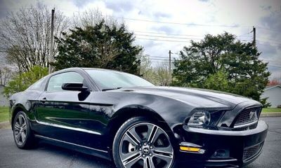 2014 Ford Mustang V6 Coupe
