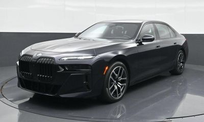 2023 BMW 740i