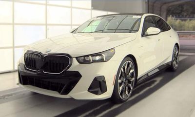 2025 BMW 550e xDrive