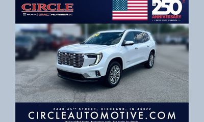 2024 GMC Acadia Denali