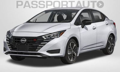 2025 Nissan Versa SR