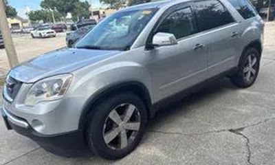 2011 GMC Acadia SLT 2