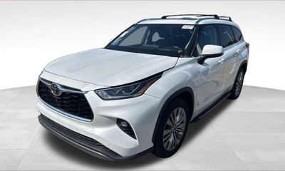 2022 Toyota Highlander Platinum