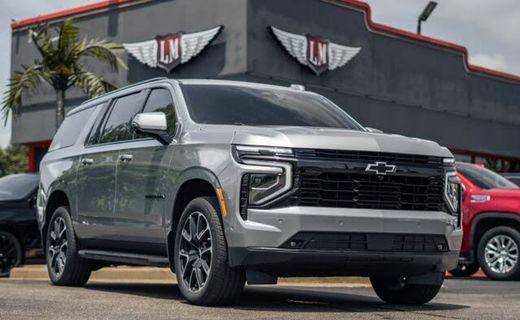 2025 Chevrolet Suburban RST