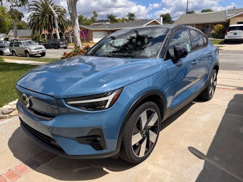 2022 Volvo C40 — a typically priced live listing