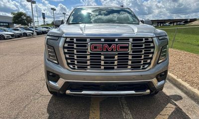 2025 GMC Yukon XL Denali