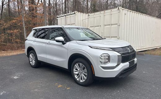 2026 Mitsubishi Outlander ES