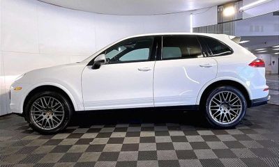 2017 Porsche Cayenne Platinum Edition