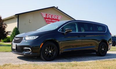 2023 Chrysler Pacifica Touring L