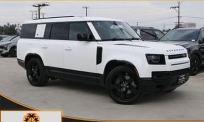 2023 Land Rover Defender 110 Standard