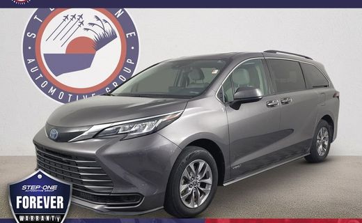 2021 Toyota Sienna LE