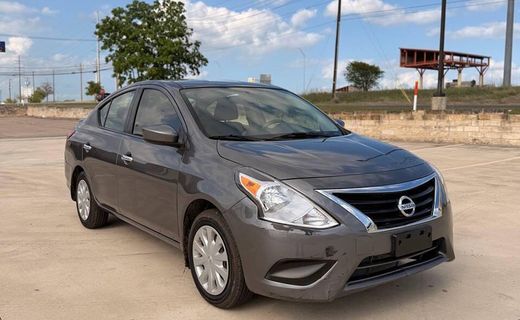 2016 Nissan Versa SV