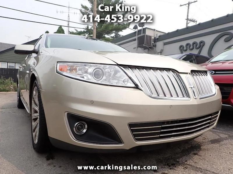 2010 Lincoln MKS — a typically priced live listing