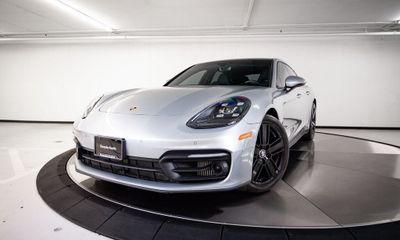 2023 Porsche Panamera 4 Platinum