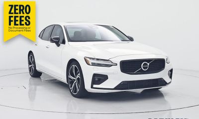 2024 Volvo S60 Ultimate Dark