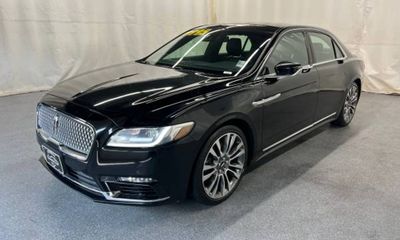 2017 Lincoln Continental Select