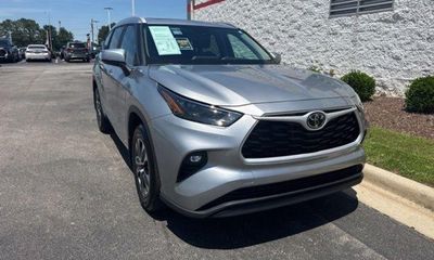 2025 Toyota Highlander XLE Nightshade 25TH