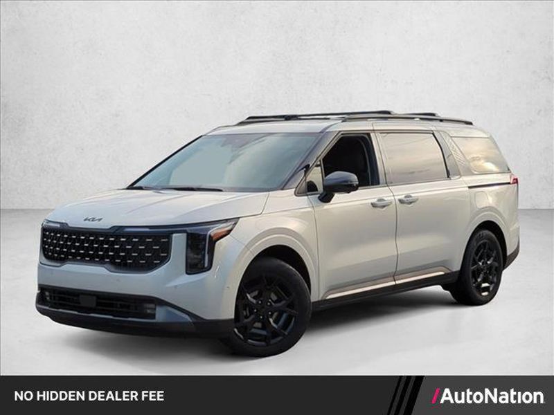 2025 Kia Carnival Hybrid — a typically priced live listing