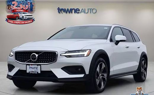 2025 Volvo V60CC Plus