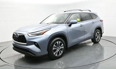 2021 Toyota Highlander XLE NAV