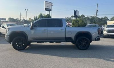 2024 GMC Sierra HD AT4