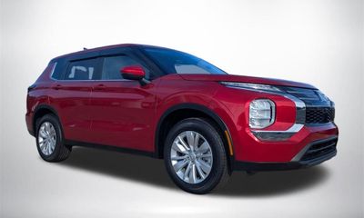 2026 Mitsubishi Outlander ES