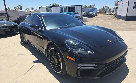 2022 Porsche Panamera
