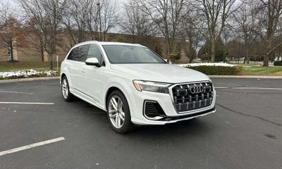 2025 Audi Q7 Quattro Premium Plus