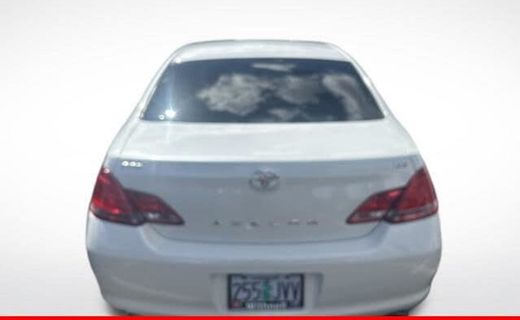 2005 Toyota Avalon XLS