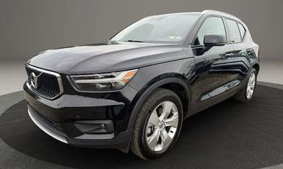2021 Volvo XC40 Momentum