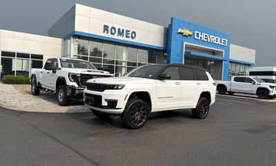 2023 Jeep Grand Cherokee L Summit Reserve