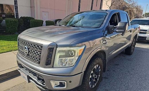 2017 Nissan Titan SV