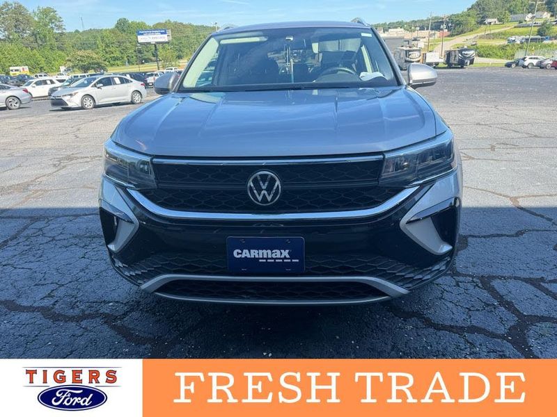 2022 Volkswagen TAOS — a typically priced live listing