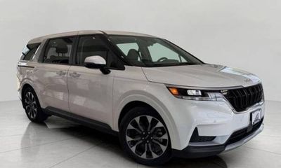 2024 Kia Carnival EX