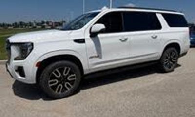 2022 GMC Yukon XL AT4