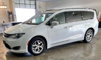 2018 Chrysler Pacifica Touring L