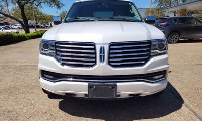 2016 Lincoln Navigator Select