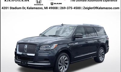 2022 Lincoln Navigator Standard